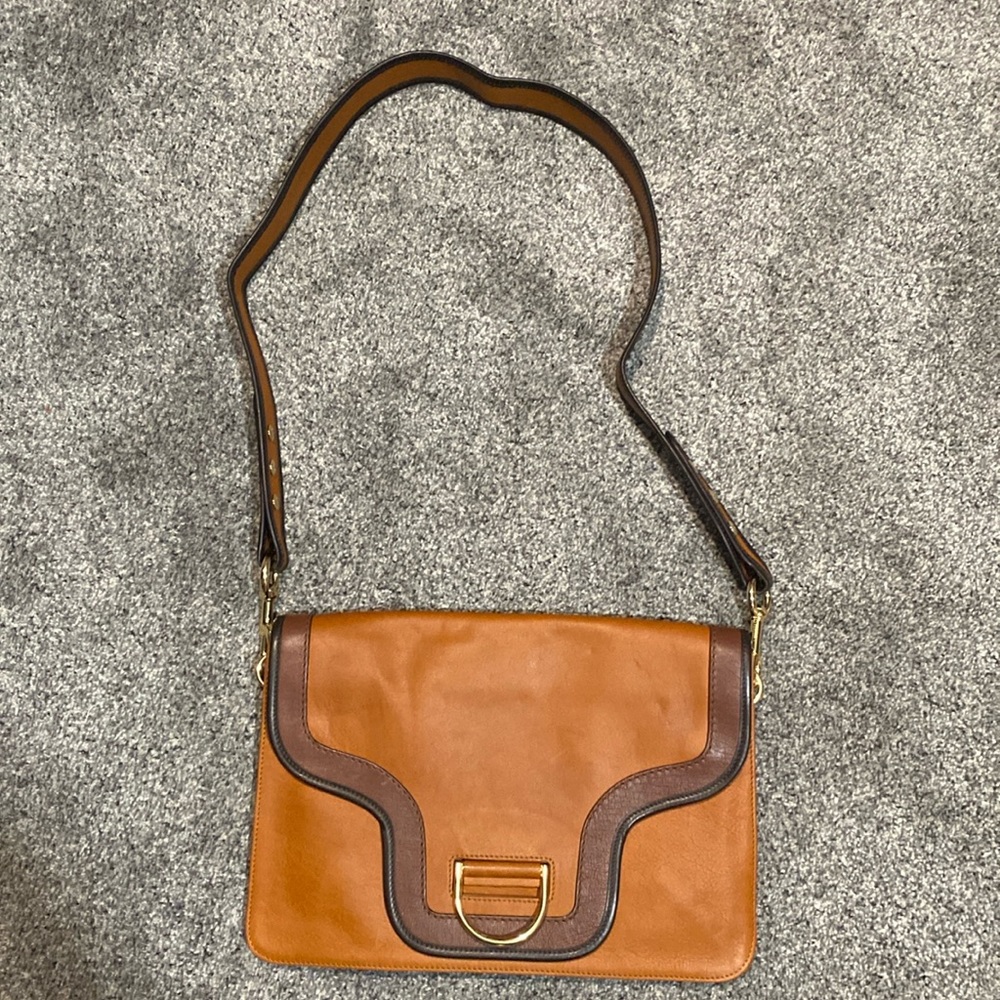 Marc Jacobs runway leather shoulder bag.